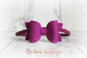 Medium deluxe felt bows (25 Colours)