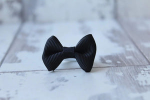My first black mini pinch bow - Clips or bobbles.