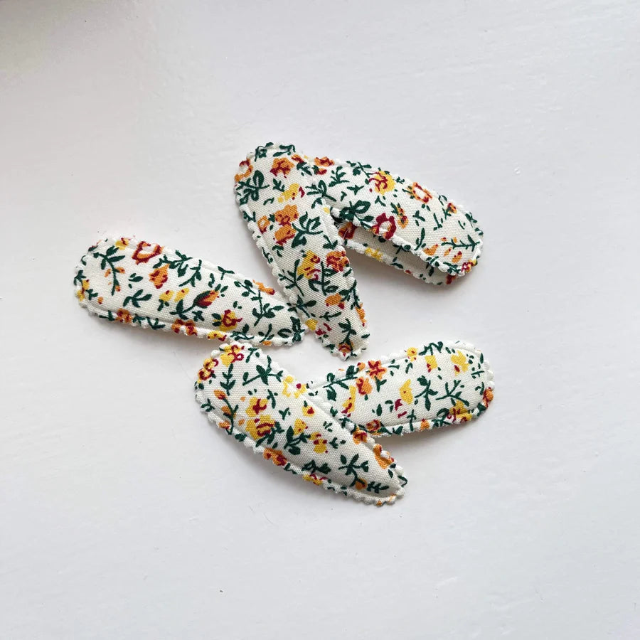 Embroidered snappy clips