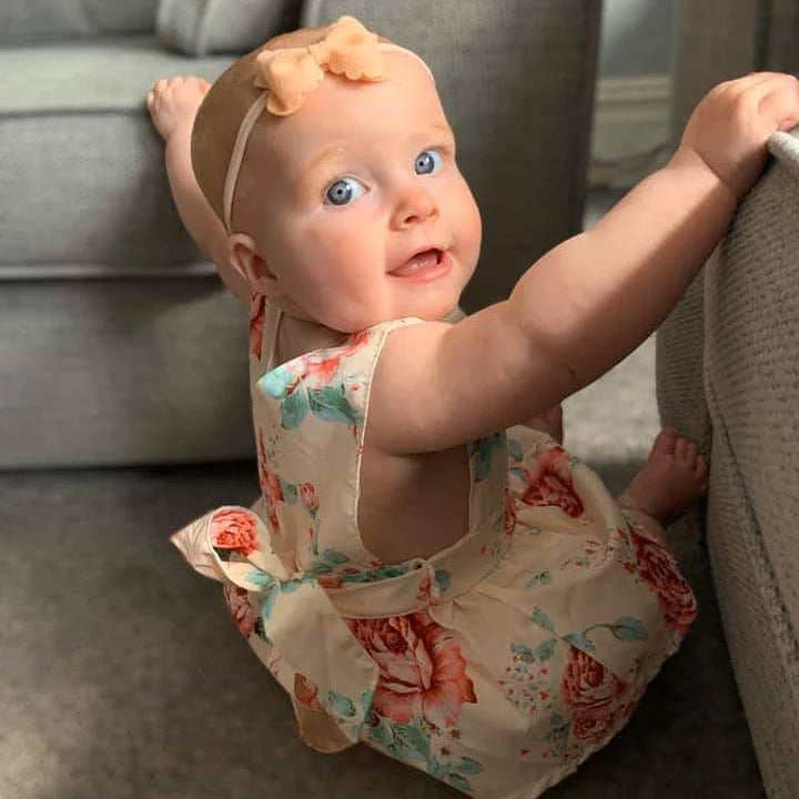 Small luxury scalloped felt bows | 23 Colours | Clip or headband