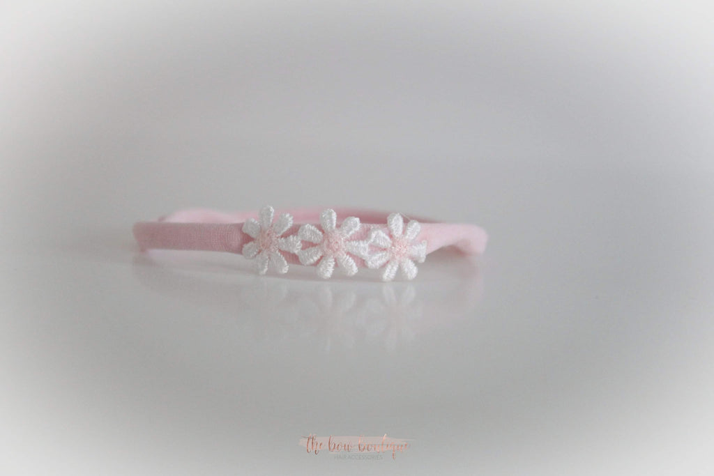 Delicate pink daisy flowers | Clip or headband