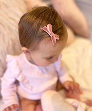 Load image into Gallery viewer, My first mini velvet bows - 14 Colours