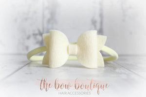 Medium deluxe felt bows (25 Colours)