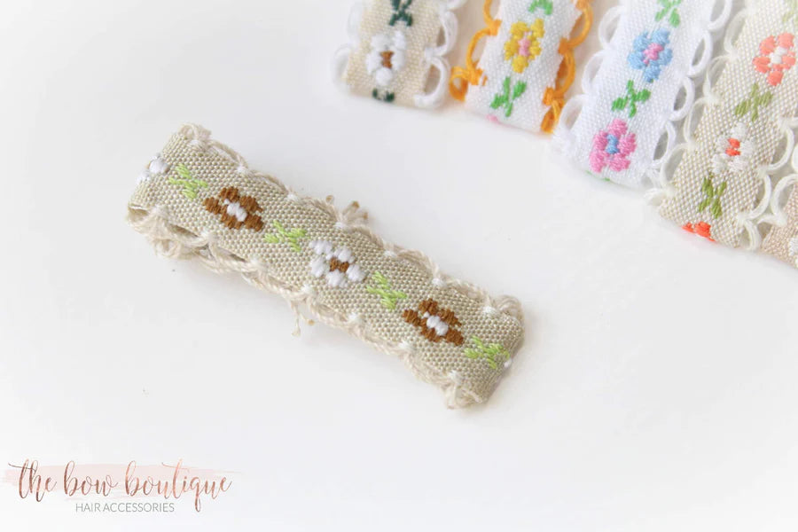 Embroidered floral lined clip | 9 colours I 2 Sizes