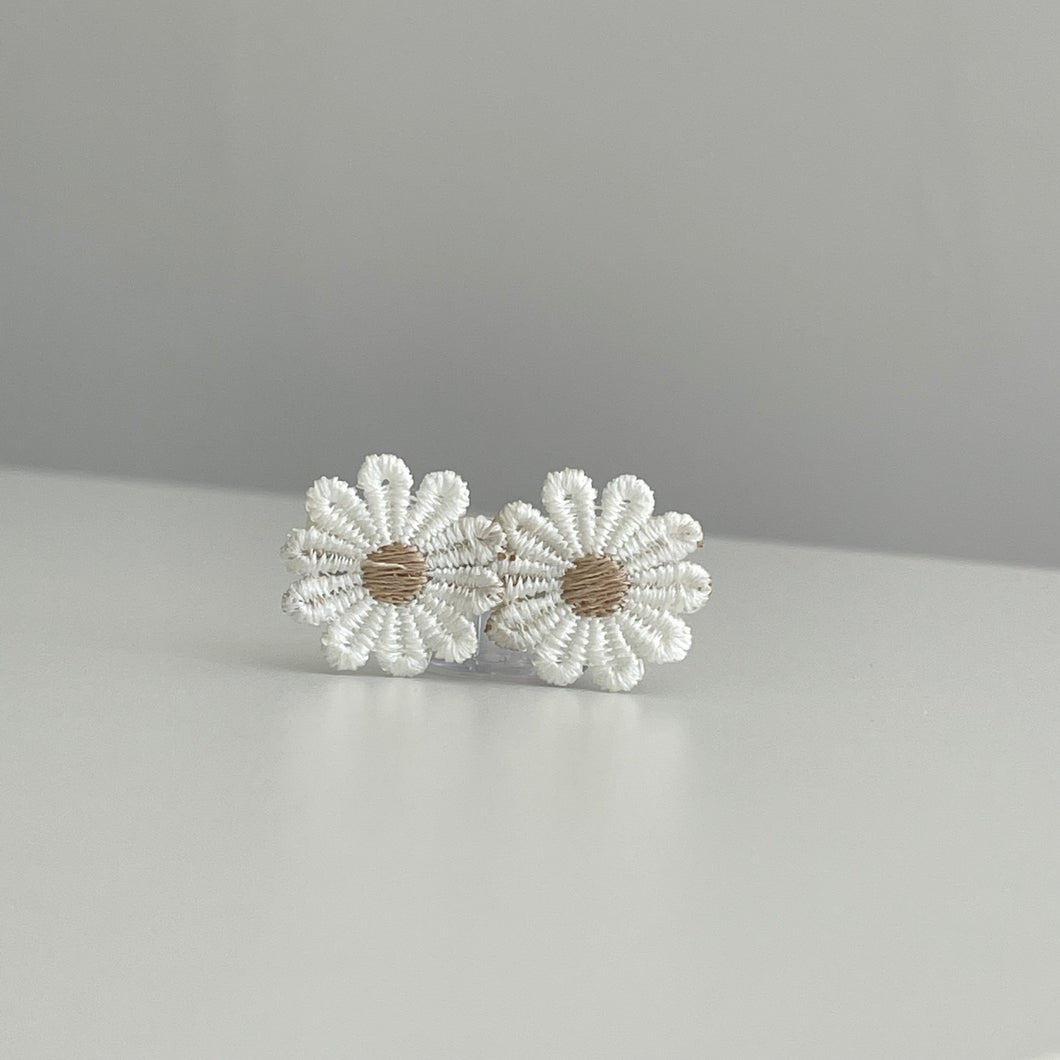 Large delicate flower clip
