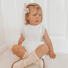 Load image into Gallery viewer, Vintage lace bows