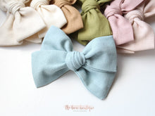 Load image into Gallery viewer, Mini sweetheart bows - 10 Colours