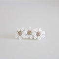 Delicate daisy flowers | Clip or headband