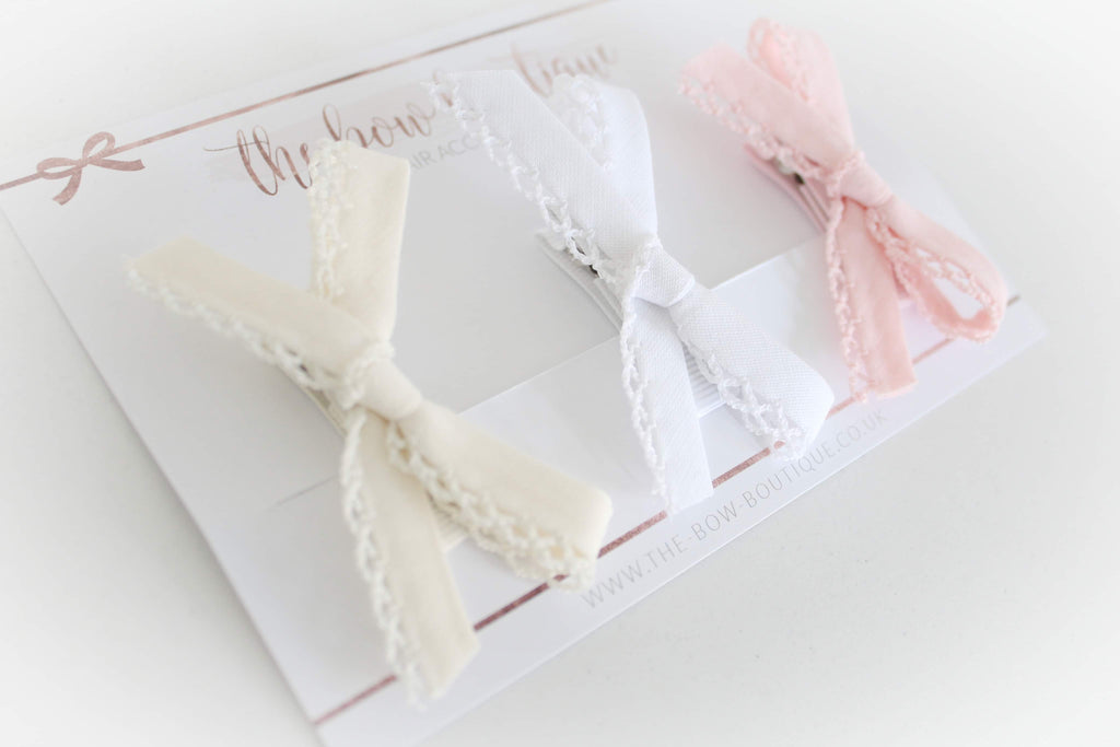 Hand tied dainty clip set