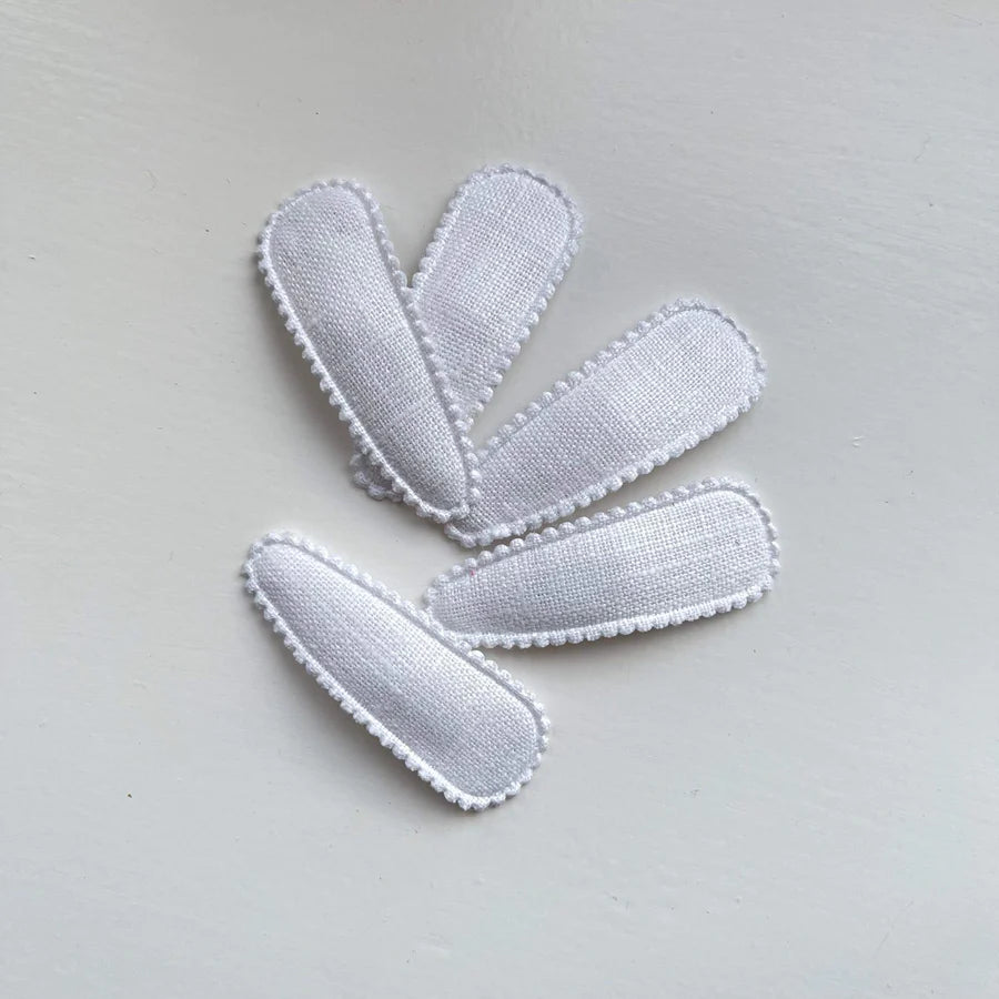 Embroidered snappy clips