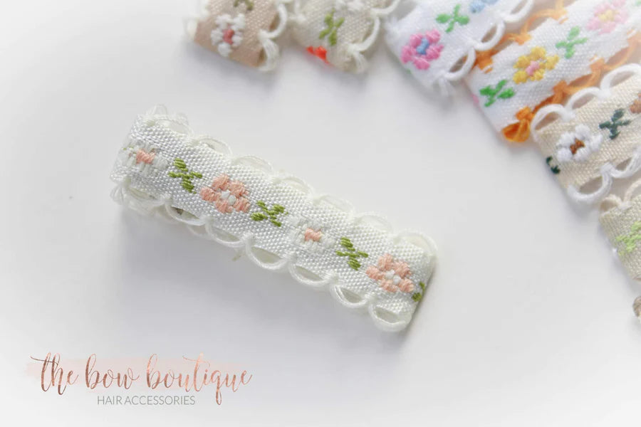 Embroidered floral lined clip | 9 colours I 2 Sizes