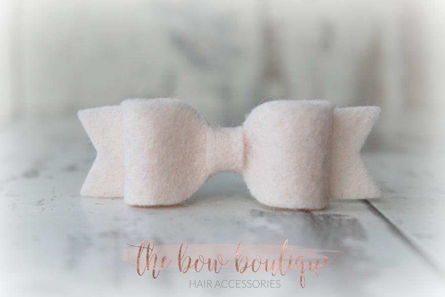 Small felt bows | 25 Colours | Clip or headband