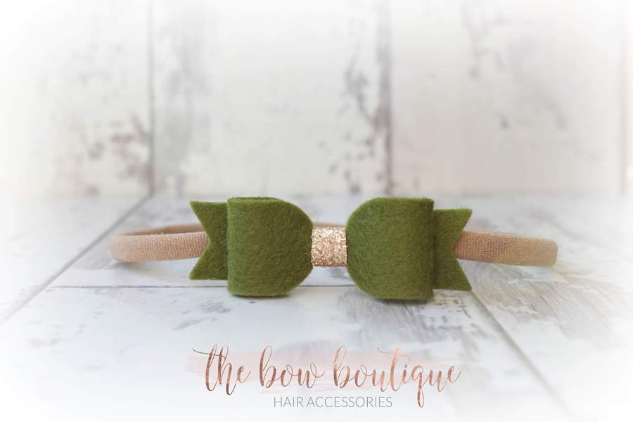 Small vintage bows with gold centre  | 12 Colours | Clip or headband