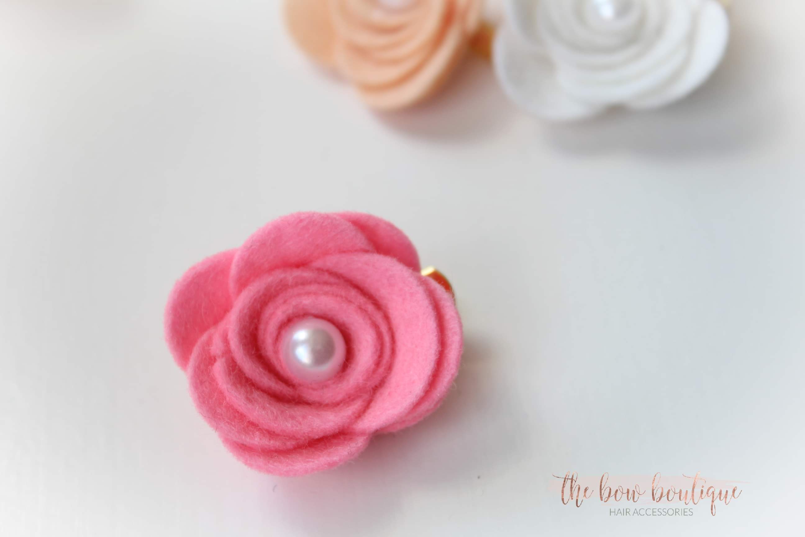 Large felt flower clips with pearl (26 Colours)