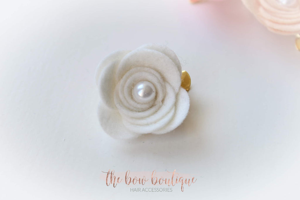 Large felt flower clips with pearl (26 Colours)
