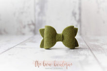 Load image into Gallery viewer, Mini deluxe felt bows (25 Colours)