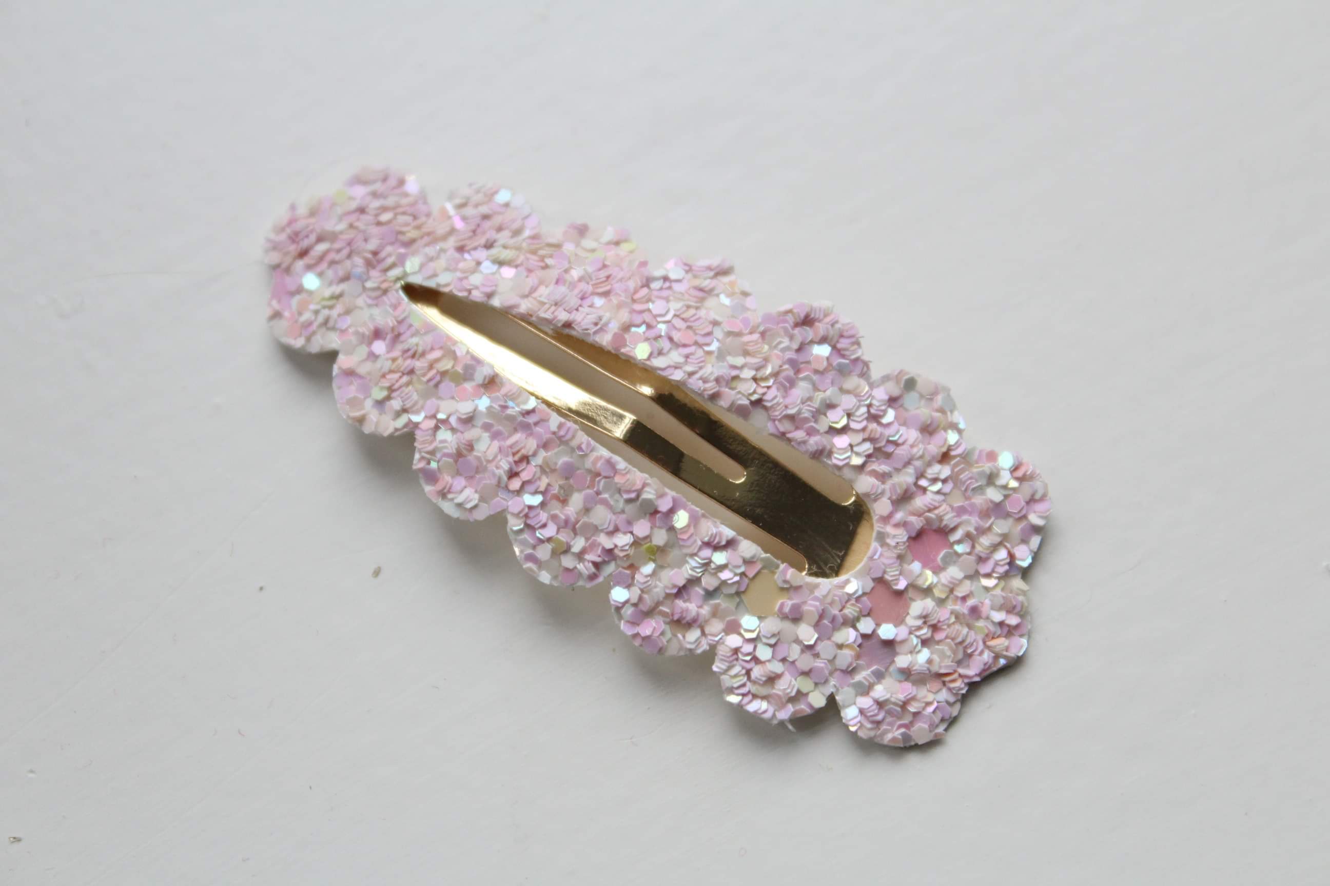 Glitter scalloped snappy clips | 20 Colours
