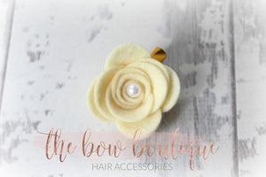 Large felt flower clips with pearl (26 Colours)